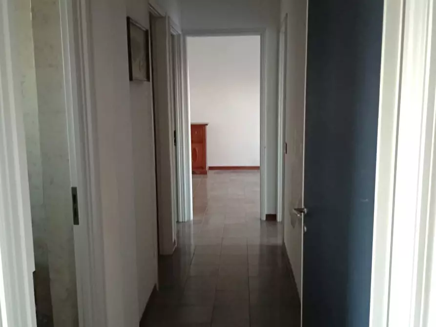 Immagine 14 di Pentalocale in vendita  in Via Marcello Garosi a Massa