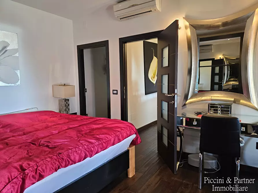 Immagine 45 di Villa in vendita  in Via dei Romani a Magione