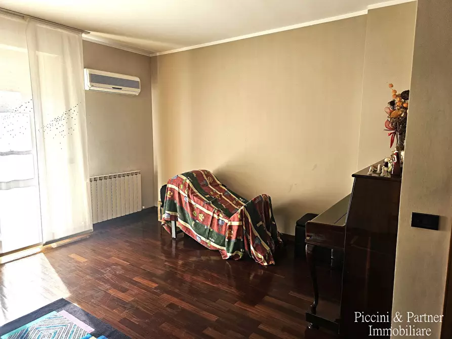 Immagine 3 di Pentalocale in vendita  in Via Ardigò a Perugia