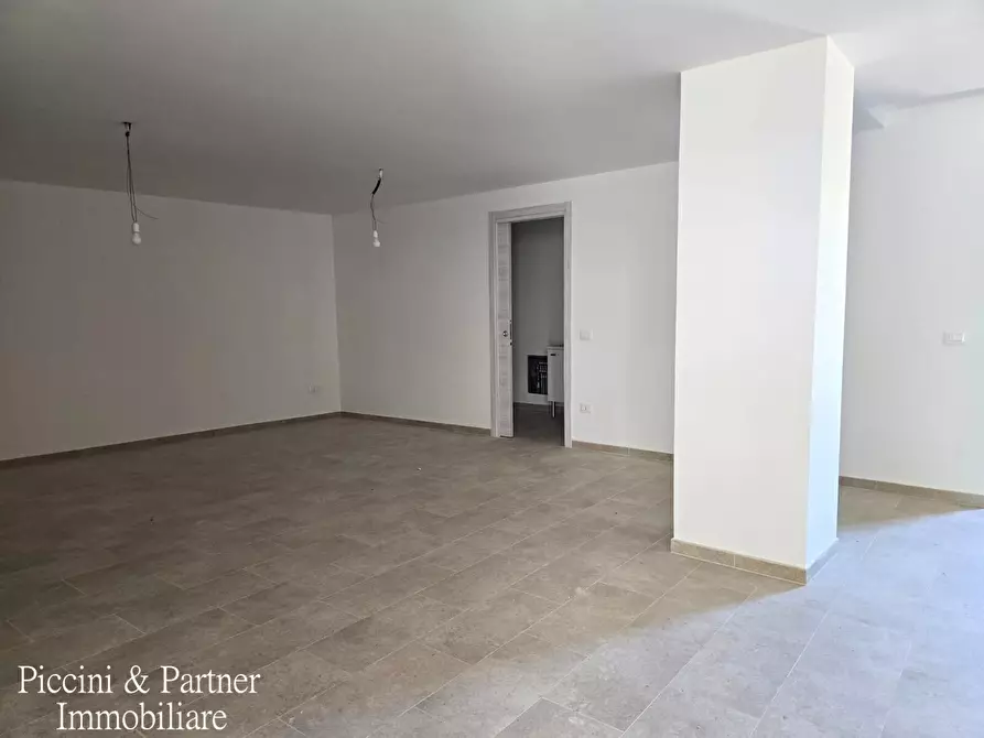 Immagine 42 di Rustico / casale in vendita  a Assisi