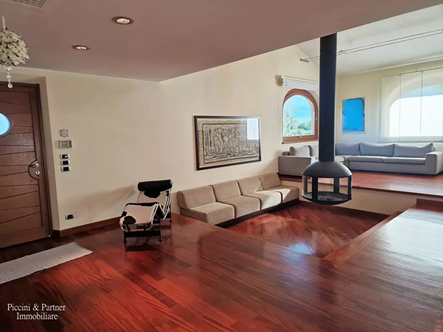 Immagine 30 di Villa in vendita  in Località Ferretto 48 a Castiglione Del Lago