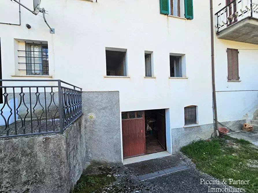Immagine 24 di Porzione di casa in vendita  in Via dell'Assino Camporeggiano 19 a Gubbio