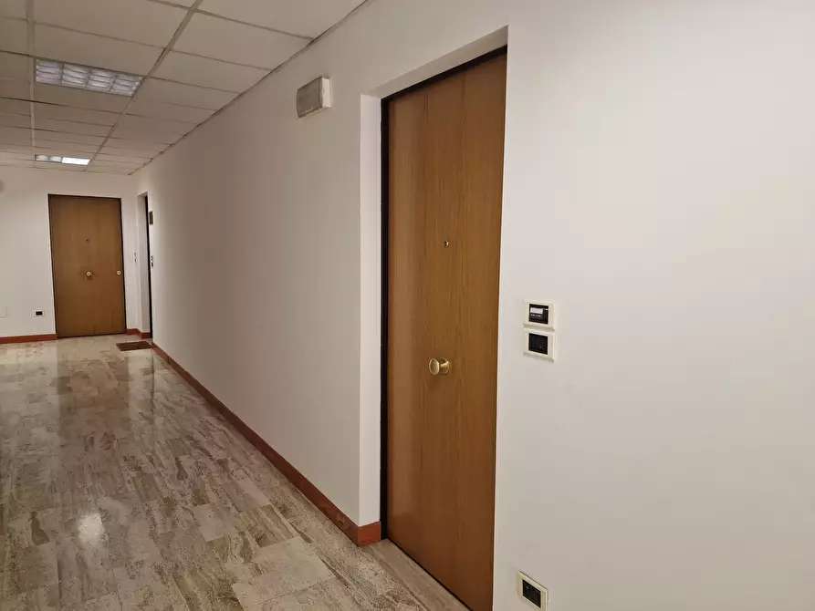 Immagine 3 di Ufficio in vendita  in Via del Macello 31F a Perugia