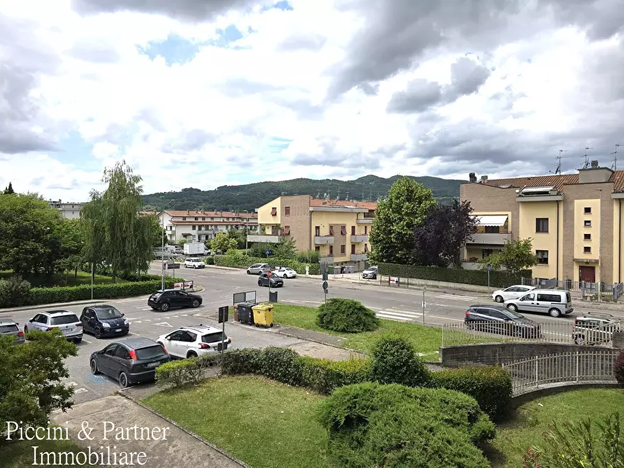 Immagine 43 di Pentalocale in vendita  in Viale Sempione a Città Di Castello