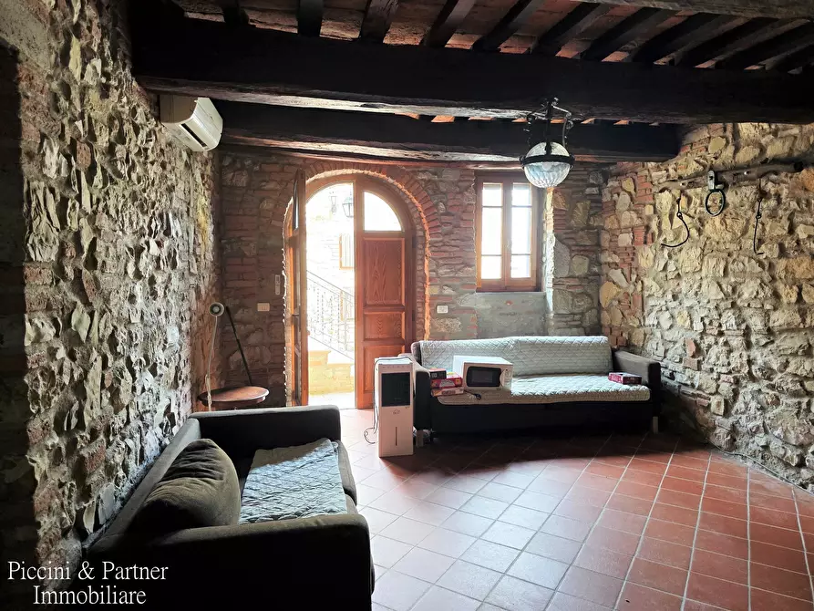 Immagine 34 di Porzione di casa in vendita  in Località Poggetto a Castiglione Del Lago