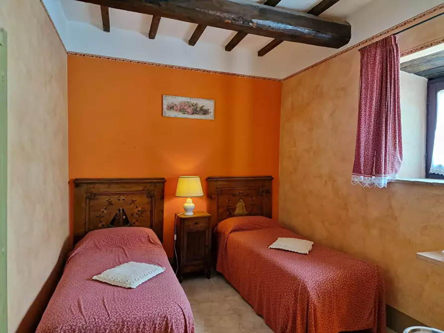 Immagine 43 di Rustico / casale in vendita  a Sarteano