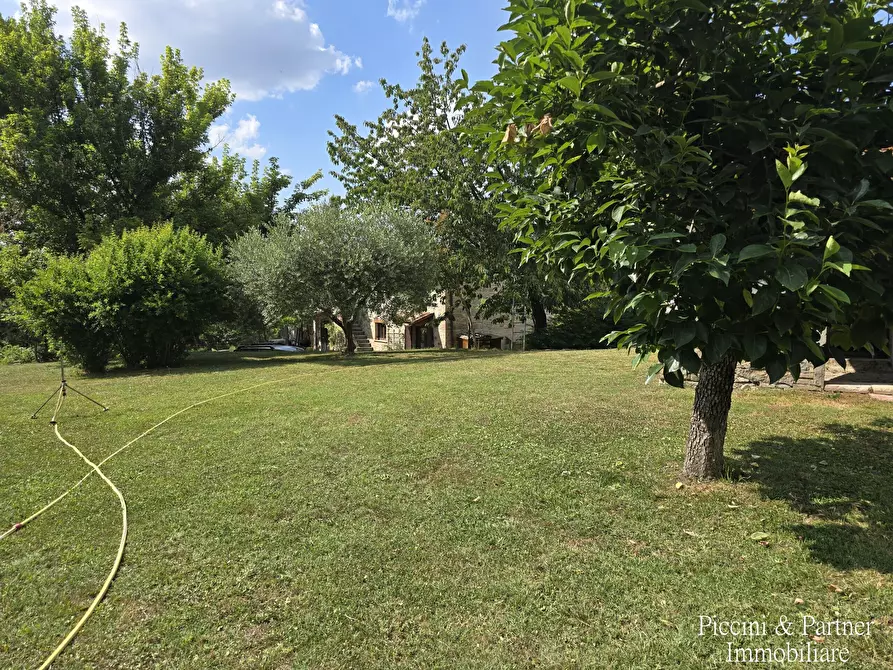 Immagine 14 di Rustico / casale in vendita  in Strada Ponte Resina - Monte Acutello 1 a Perugia