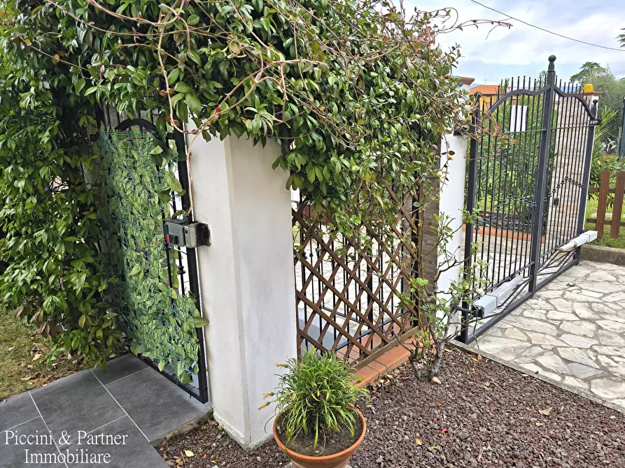 Immagine 2 di Villa in vendita  in C.a. Monsigliolo a Cortona