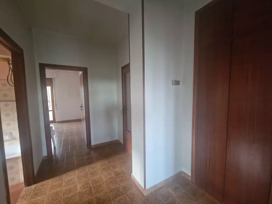 Immagine 29 di Pentalocale in vendita  in Via Console Flaminio a Tuoro Sul Trasimeno