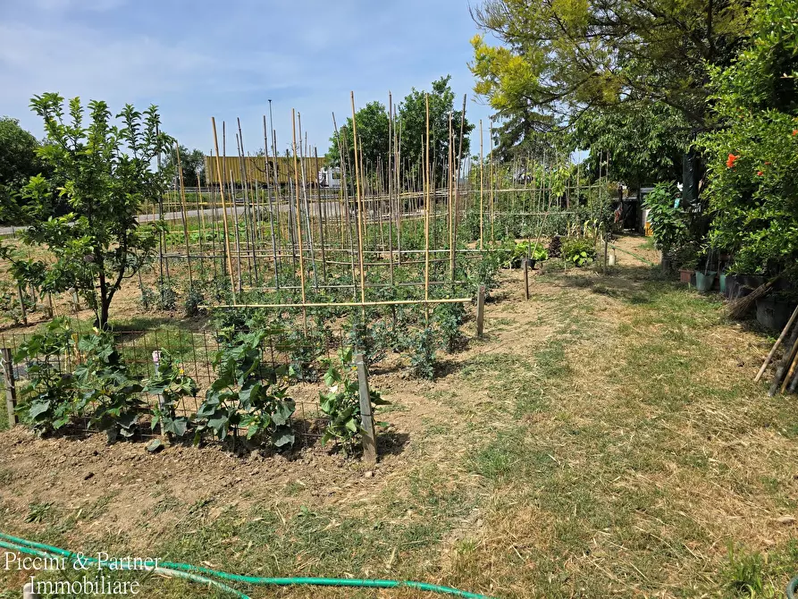 Immagine 56 di Pentalocale in vendita  in Via Pablo Neruda 2 a Corciano
