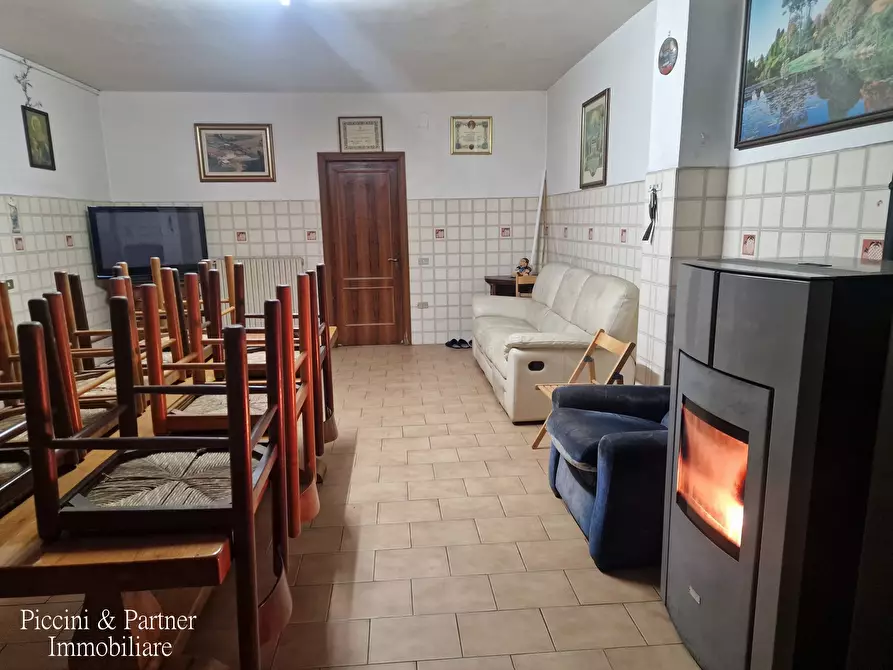 Immagine 47 di Casa bifamiliare in vendita  in Viale Ranchi 2 a Umbertide