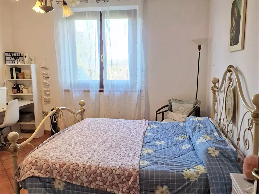 Immagine 17 di Casa bifamiliare in vendita  in Via Milano a Castiglione Del Lago