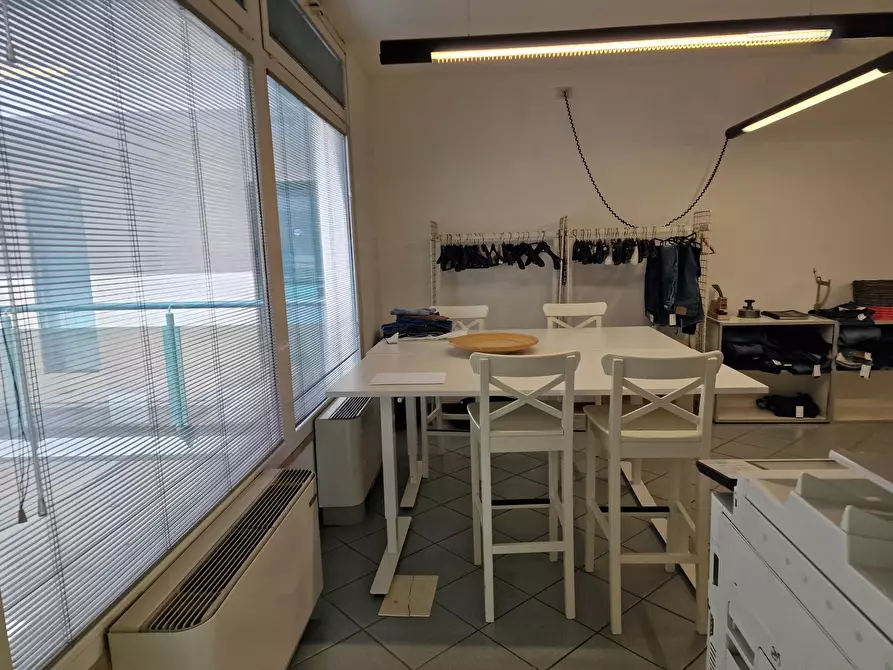 Immagine 19 di Ufficio in vendita  in Via del Macello 31F a Perugia