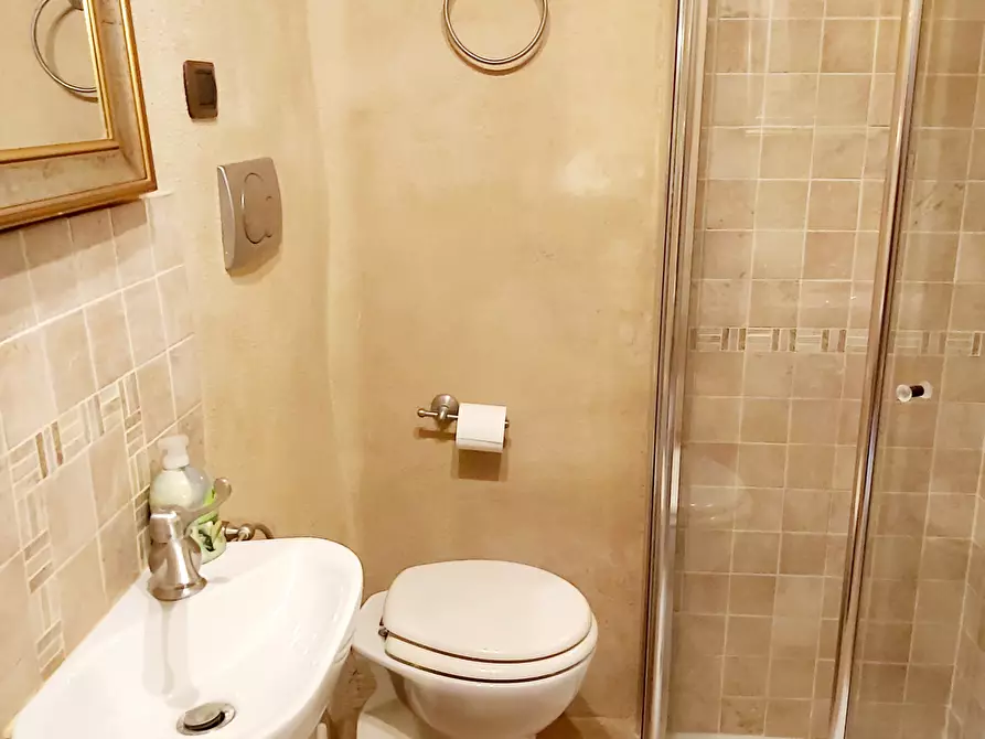 Immagine 25 di Terratetto in vendita  a Sinalunga