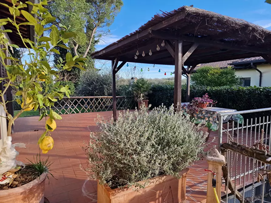 Immagine 9 di Casa bifamiliare in vendita  in Via Milano a Castiglione Del Lago