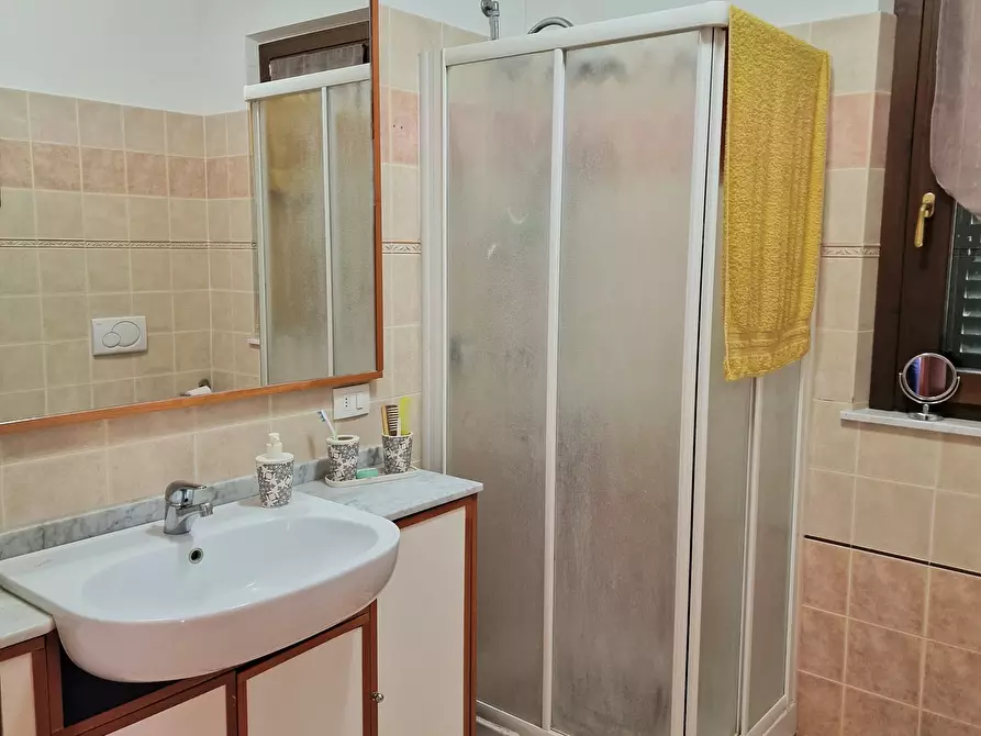 Immagine 39 di Casa bifamiliare in vendita  in Via Trasimeno a Castiglione Del Lago