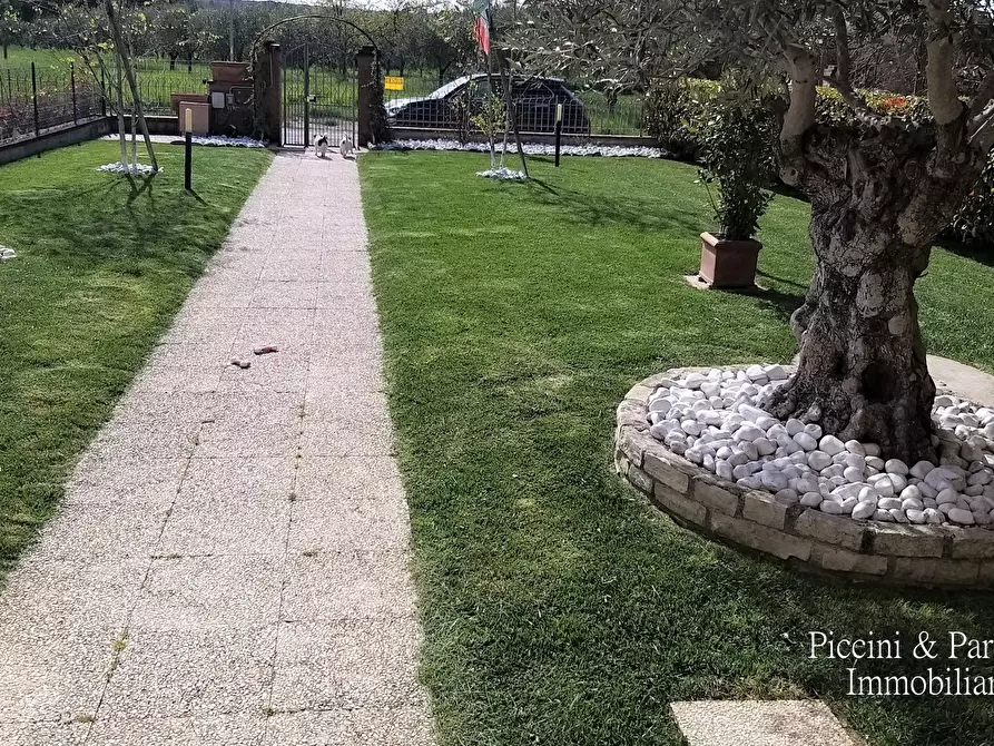 Immagine 27 di Villetta a schiera in vendita  in Via degli Artigiani a Castiglione Del Lago