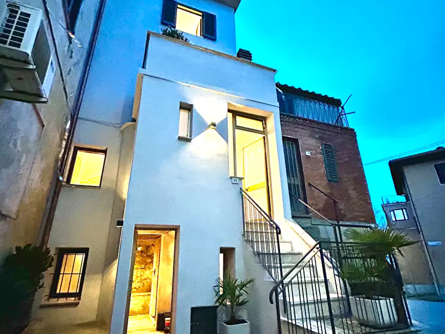 Immagine 1 di Terratetto in vendita  in Via del Giglio a Castiglione Del Lago