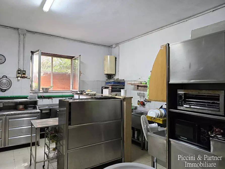 Immagine 14 di Bar / Ristorante in vendita  in Via Mastrodicasa a Perugia