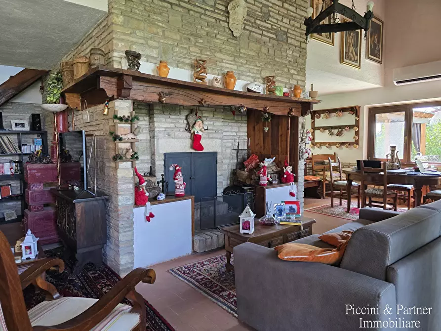 Immagine 28 di Villa in vendita  in Via IV Novembre 15 a Passignano Sul Trasimeno