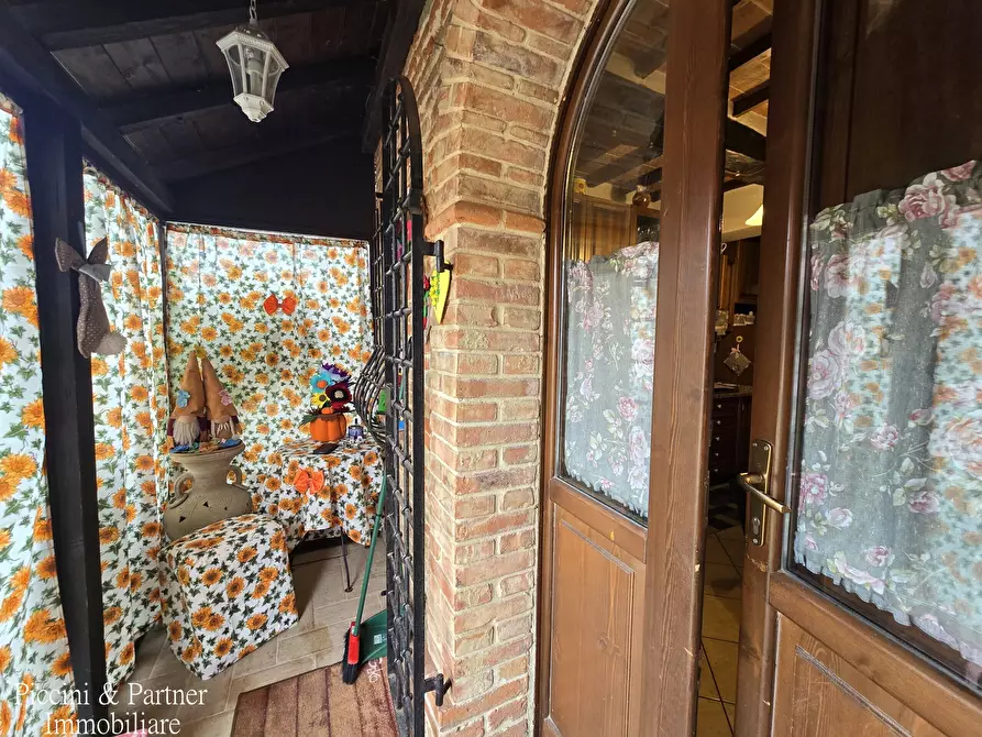 Immagine 5 di Porzione di casa in vendita  in Vocabolo I Cucchi 41 a Castiglione Del Lago