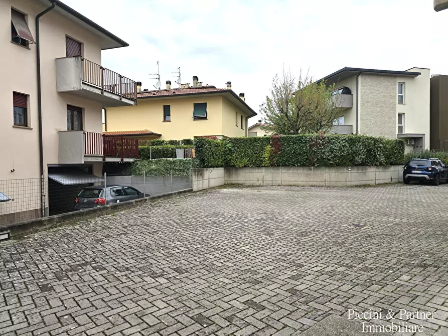 Immagine 60 di Pentalocale in vendita  in Via Roberto Arcaleni a Città Di Castello