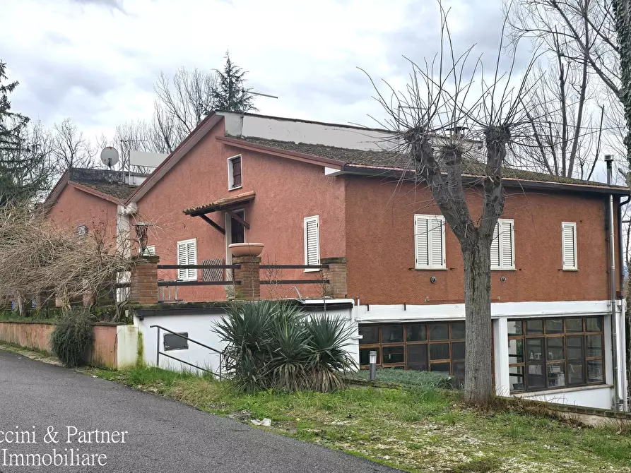 Immagine 1 di Albergo/B&B/Residence in vendita  in Via Chiesa Tonda a Trevi