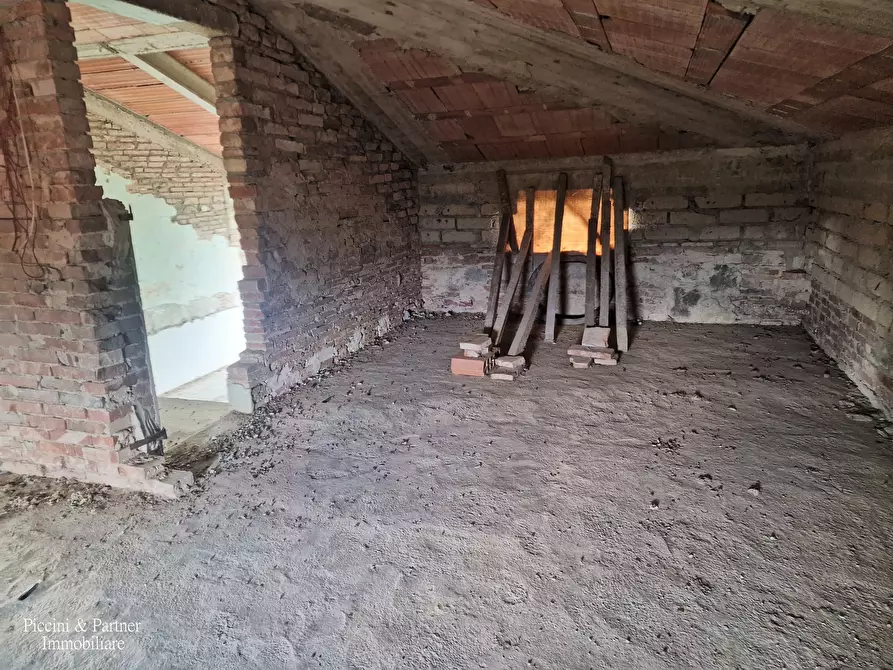 Immagine 37 di Pentalocale in vendita  in Via dei Partigiani 57 a Castiglione Del Lago