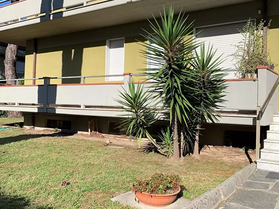 Immagine 32 di Quadrilocale in vendita  in Via Montecatini a Massa
