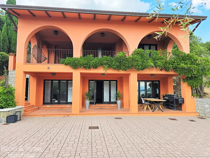 Immagine 10 di Villa in vendita  in Via Marzabotto 11 a Magione