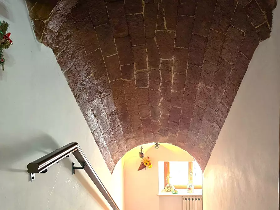 Immagine 41 di Rustico / casale in vendita  in Via Paganico 2 a Castiglione Del Lago