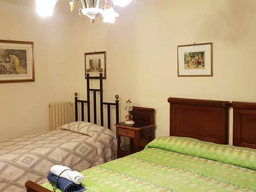 Immagine 24 di Casa vacanze in vendita  a Bevagna