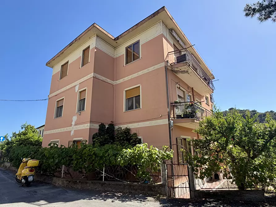 Immagine 18 di Trilocale in vendita  in Via Paolo Borsellino 9 a Diano Castello