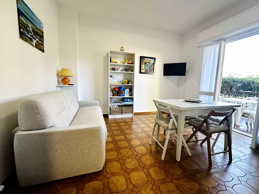 Immagine 15 di Bilocale in vendita  in via Giaiette 54 a Diano Marina