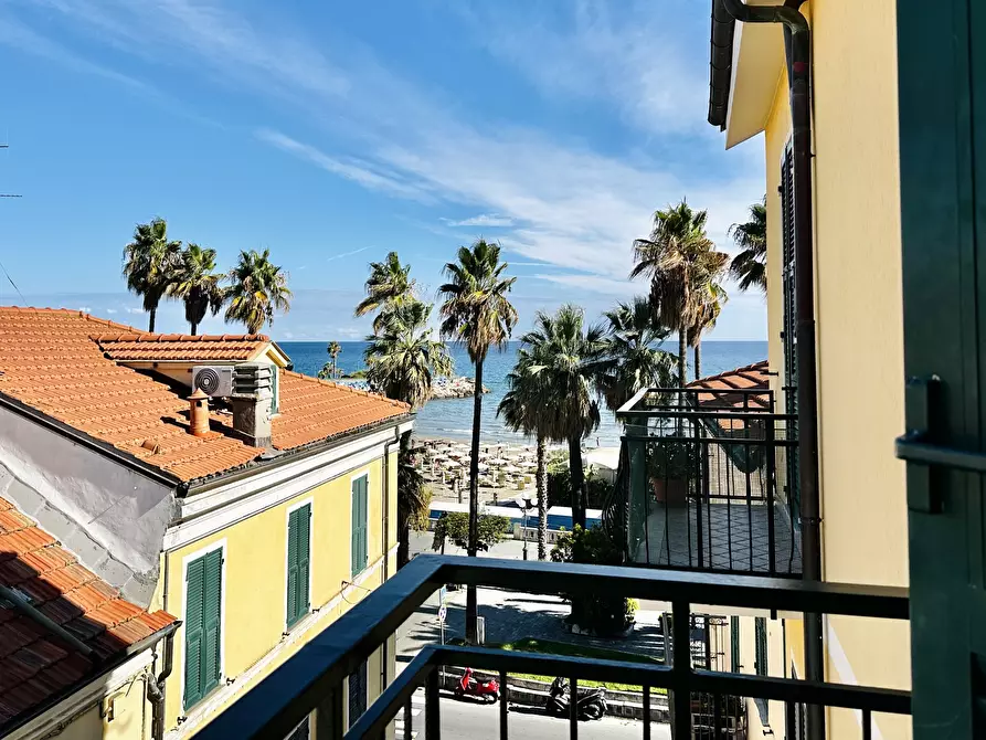Immagine 1 di Bilocale in vendita  in via cairoli 5 a Diano Marina