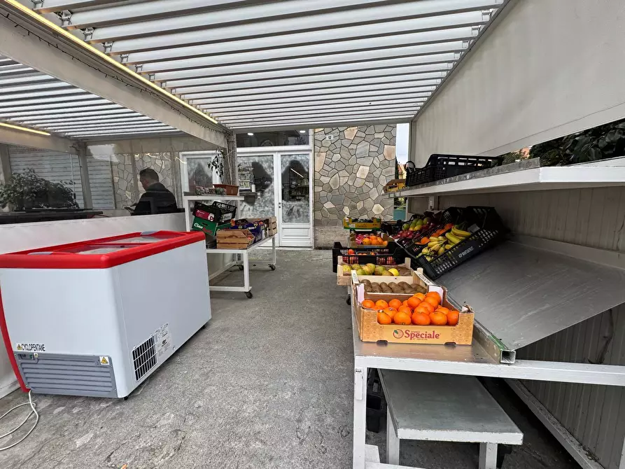 Immagine 9 di Locale commerciale in vendita  in Corso Giuseppe Mazzini 12 a San Remo