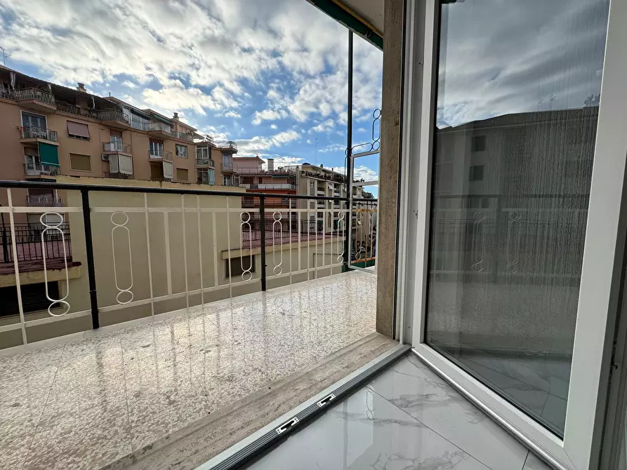 Immagine 1 di Bilocale in vendita  in Strada San Martino 86 a San Remo