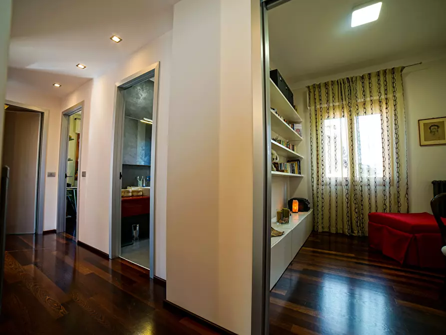 Immagine 22 di Villa in vendita  in Corso Giuseppe Mazzini 173 a San Remo