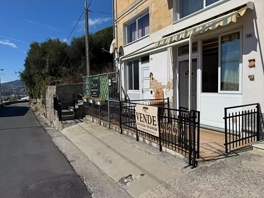 Immagine 27 di Bilocale in vendita  in Via Val D'Olivi 379 a San Remo
