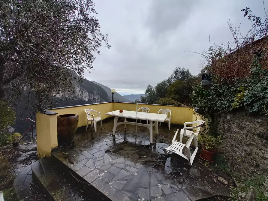 Immagine 17 di Porzione di casa in affitto  a Camaiore