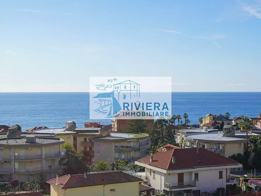 Immagine 18 di Trilocale in vendita  in Via Aurelia Ponente 86 a Santo Stefano Al Mare