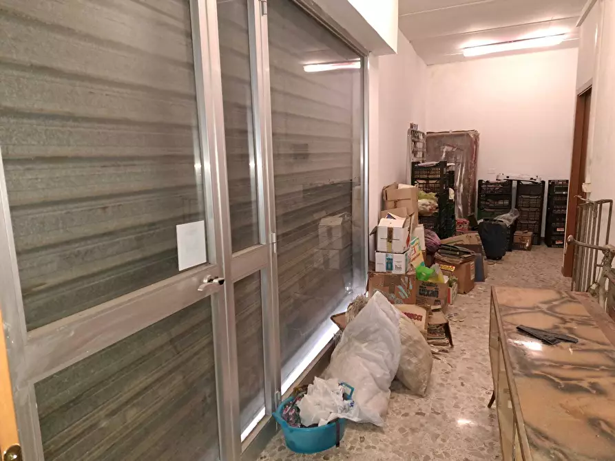 Immagine 4 di Locale commerciale in vendita  in strada per lanciano 65 a Santa Maria Imbaro