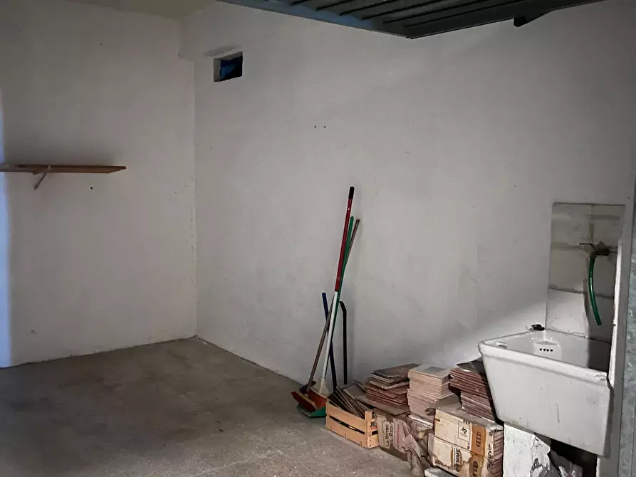 Immagine 31 di Trilocale in vendita  in Via Giangiulio Adamo 46 a Lanciano