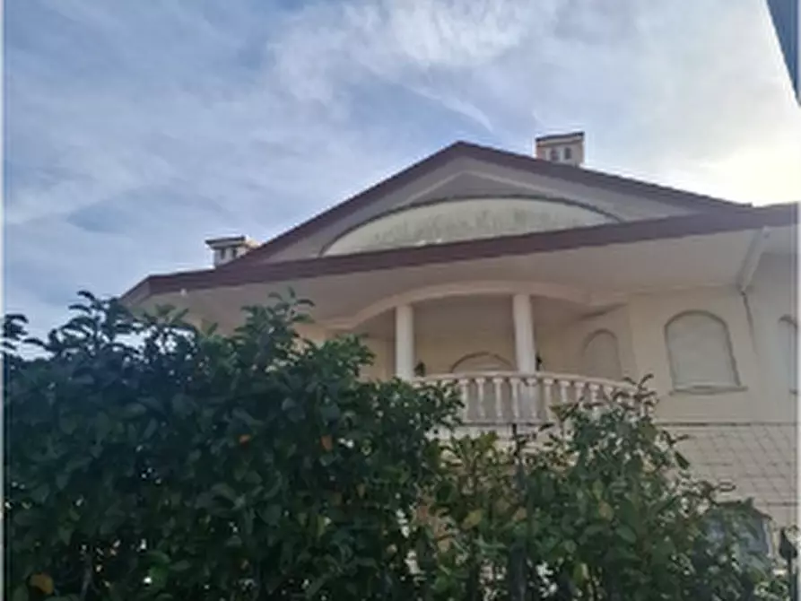 Immagine 3 di Villa in vendita  a Lanciano