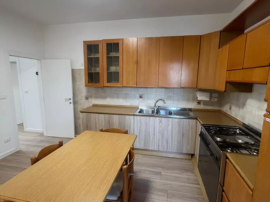 Immagine 14 di Pentalocale in vendita  in Via Martiri VI Ott. 90 a Lanciano