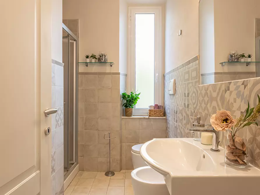 Immagine 7 di Villa in vendita  in Viale della Vittoria a Cecina