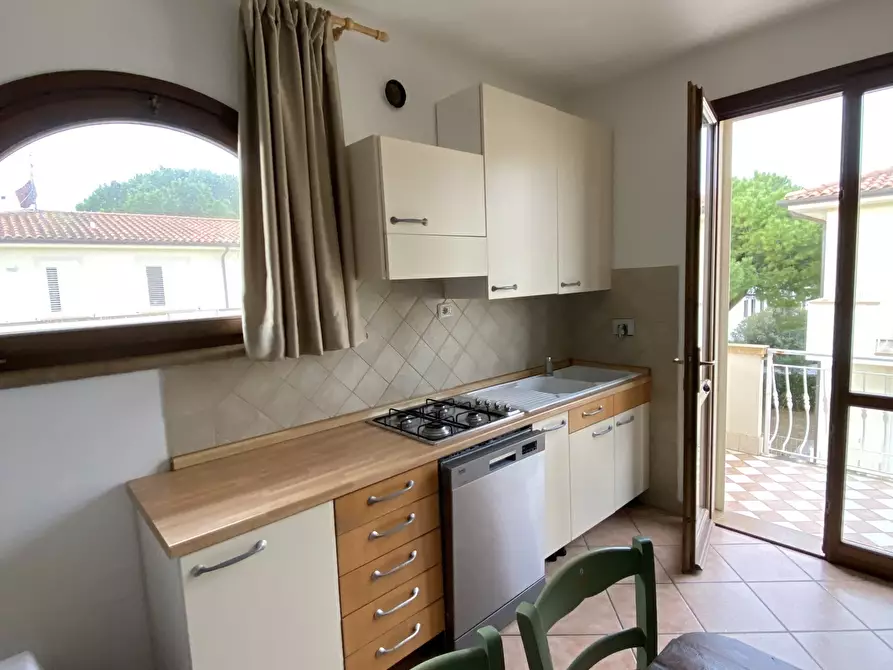 Immagine 5 di Appartamento in vendita  in Via dell'Astronomia a Cecina