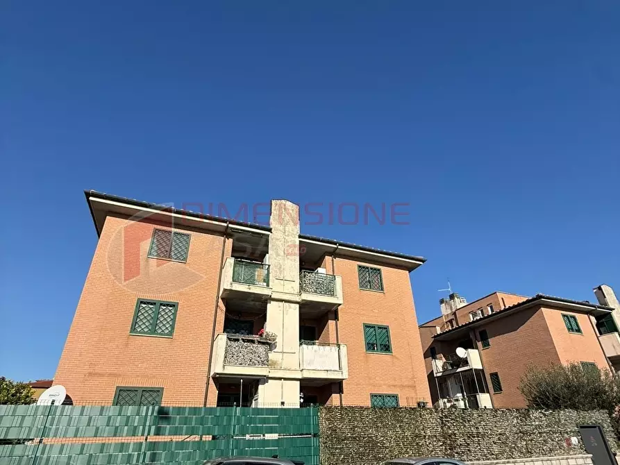 Immagine 1 di Trilocale in vendita  in VIA DEL FOSSO DELL'OSA a Roma