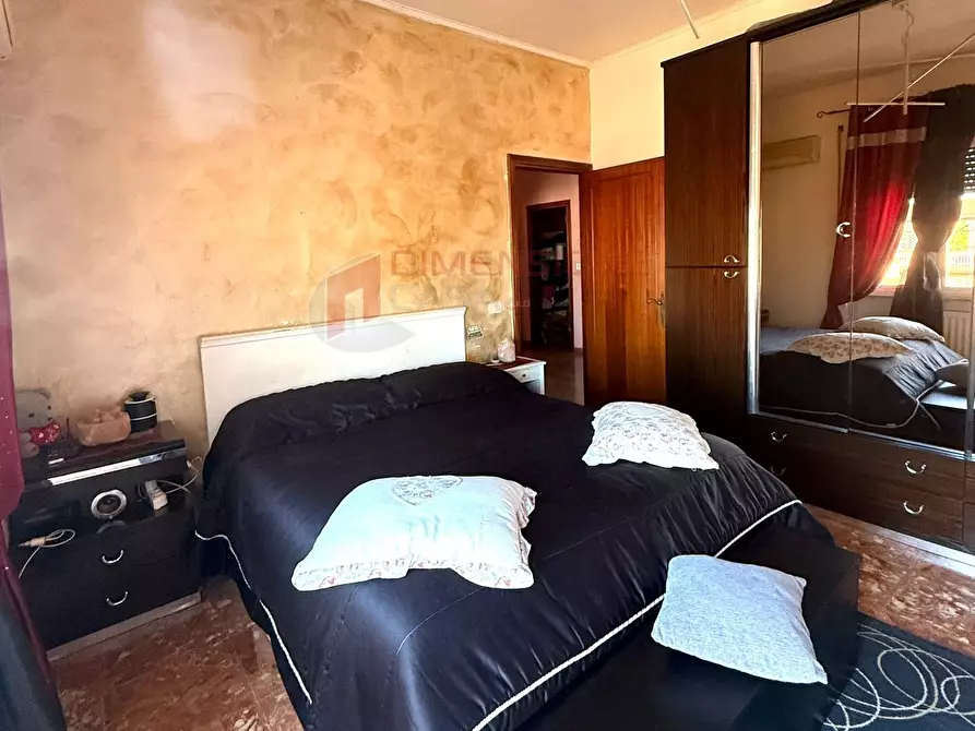 Immagine 10 di Trilocale in vendita  in Via Partanna a Roma