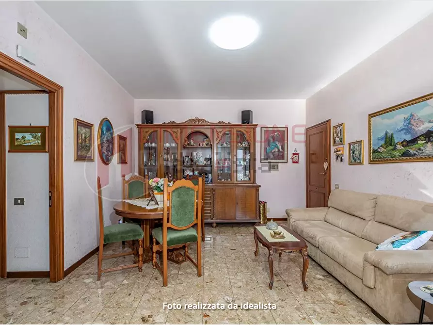 Immagine 5 di Trilocale in vendita  in Via Dameta a Roma